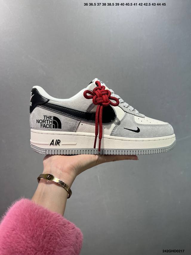 核心私 公司级Nike Air Force 1 ‘07 Low “斯图西联名 黑灰双色底”空军一号 低帮 运动鞋 休闲鞋 折边针车 工艺难度大 原楦头原纸板 原 - 点击图像关闭