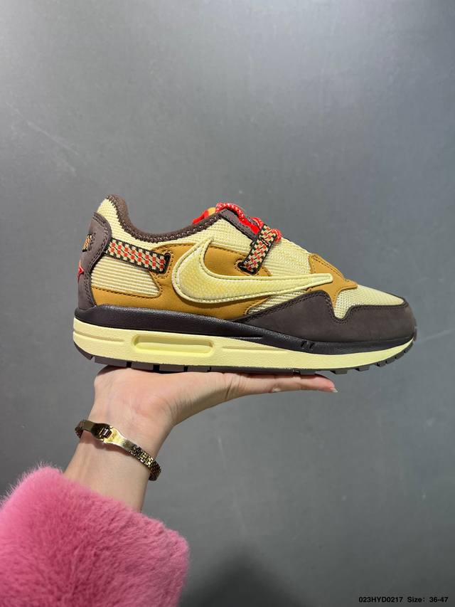 公司级Travis Scott X Nk Air Max 1 “Cactus Jack” Ts联名 小麦色 Do9392-700 鞋款采用棕色及乳白色打造鞋面