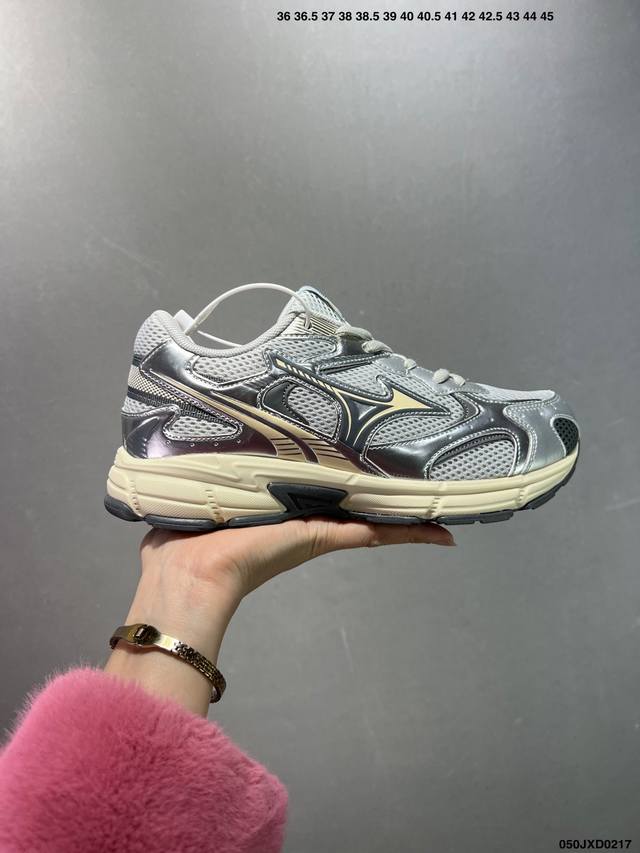 公司级Mizuno Halo Mix 复古单品 日本美津浓株式会社于1906年创立的运动品牌经过一个多世纪的不断努力现已成为世界著名的运动器具、服装和鞋类生产商