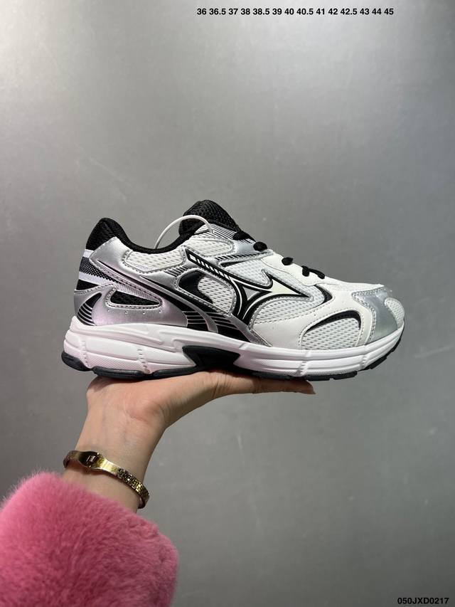 公司级Mizuno Halo Mix 复古单品 日本美津浓株式会社于1906年创立的运动品牌经过一个多世纪的不断努力现已成为世界著名的运动器具、服装和鞋类生产商