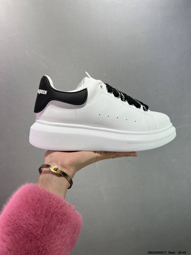 公司级意大利高奢品牌-亚历山大 麦昆Alexander Mcqueen Oversized Sneakers 低帮时装厚底休闲运动小白板鞋“皮革白钢笔蓝麂皮尾” - 点击图像关闭