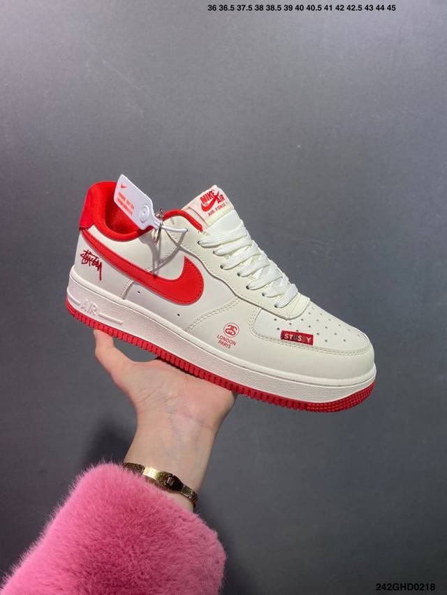 核心私 公司级Nike Air Force1 全新配色 #原楦头原纸板 打造纯正空军版型 #专注外贸渠道 全掌内置蜂窝气垫 #原盒配件 原厂中底钢印、拉帮完美