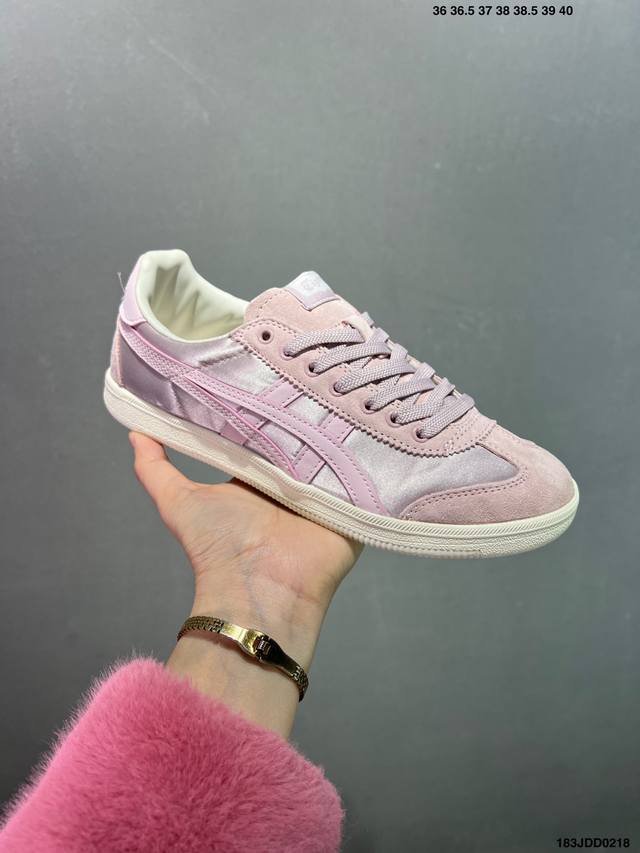 亚瑟士 Onitsuka Tiger Tokuten 复古低帮休闲跑鞋 炎夏必备 Tokuten的灵感来源于80年代的室内用鞋 T-Toe前足补强设计 室内鞋的