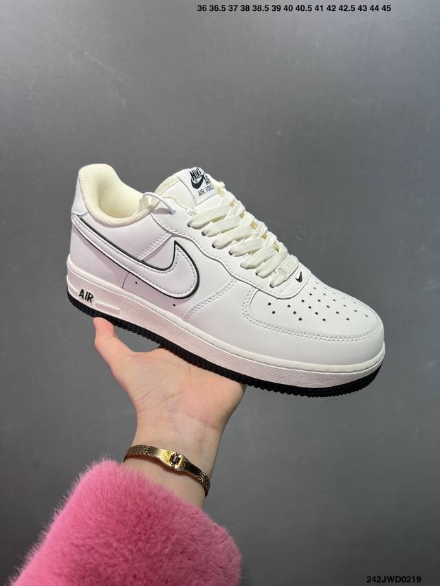 公司级 Nike Air Force 1 Low’07 空军一号低帮休闲板鞋 定制皮料 原楦原纸板 纯正空军版型 内置全掌气垫 货号：男 Cw2288-114