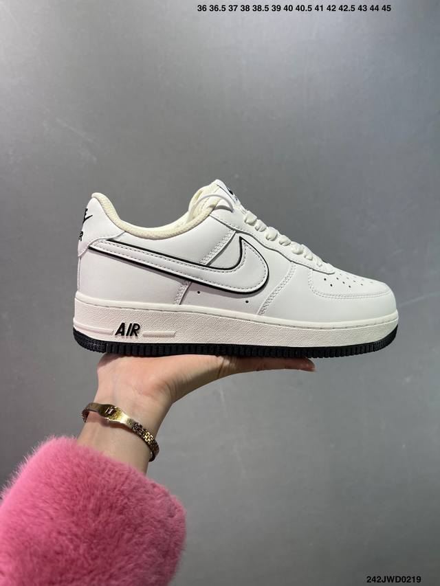 公司级 Nike Air Force 1 Low’07 空军一号低帮休闲板鞋 定制皮料 原楦原纸板 纯正空军版型 内置全掌气垫 货号：男 Cw2288-114