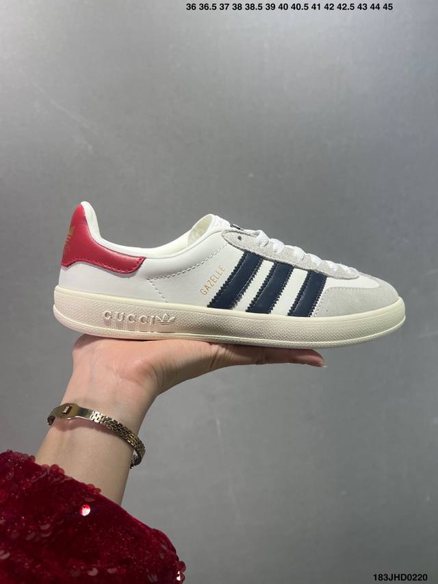 Adidas 阿迪达斯 男女鞋半码制，采用翻毛皮与牛剖革鞋面材质，皮革内里贴缓震Pu乳胶脚垫，外置耐磨大底 “复古运动”最新跨界联名，意大利奢侈品牌-古驰Guc