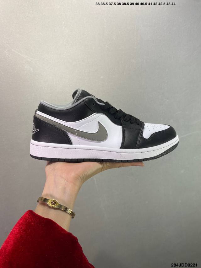 特价Air Jordan 1 Low Aj1乔1低帮休闲板鞋 同步官方配色 市场唯一独家头层皮打造 原鞋原档案开发 原厂皮料 原档冲孔鞋头 正确满胶鞋垫 四线拉