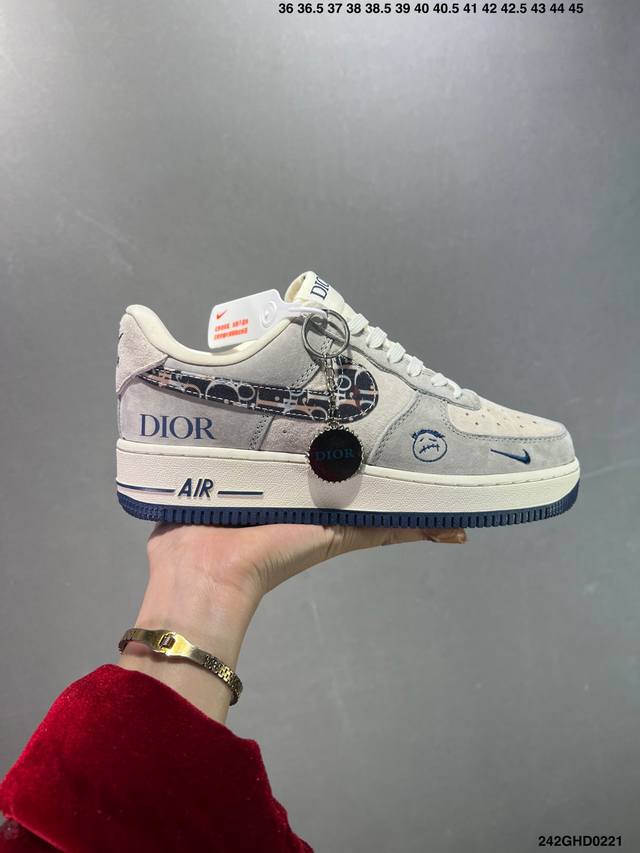 公司级Nike Air Force1 全新配色 #原楦头原纸板 打造纯正空军版型 #专注外贸渠道 全掌内置蜂窝气垫 #原盒配件 原厂中底钢印、拉帮完美 货号：X