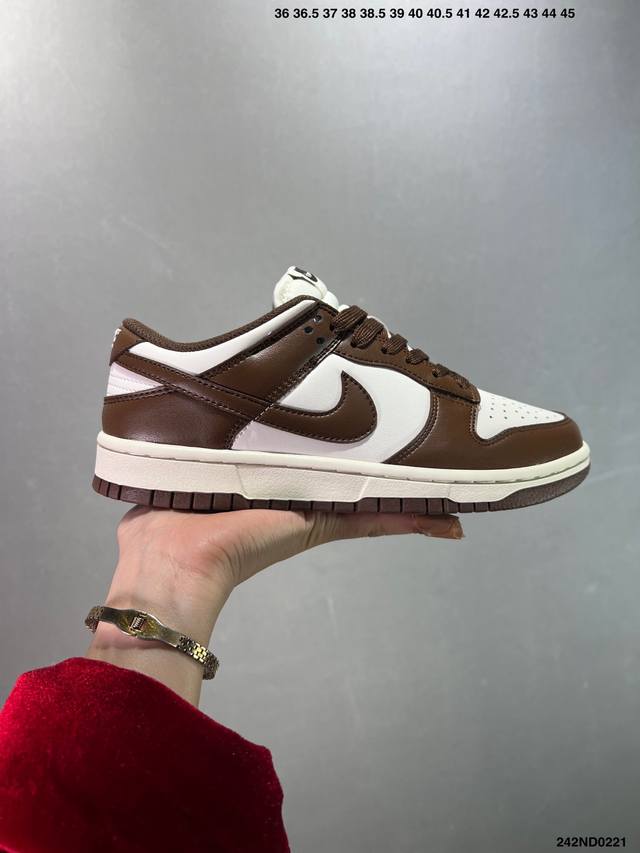 耐克 Nike Dunk Low Retro 运动鞋复古解构绑带板鞋 双鞋带。作为 80 年代经典篮球鞋款，起初专为硬木球场打造，后来成为席卷街头的时尚标杆，现 - 点击图像关闭