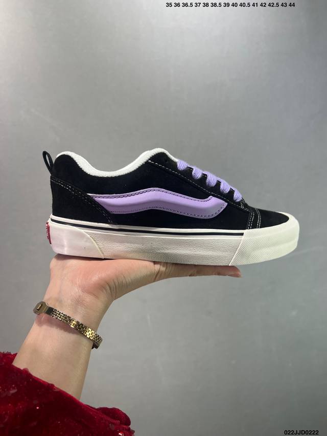 Vans Classics Knu Skool 苏格兰格纹拼接 厚鞋舌面包鞋 Vans联名超火的土豆鞋，复古经典，鞋头放大、包边上移加厚、鞋舌加厚。Vans C