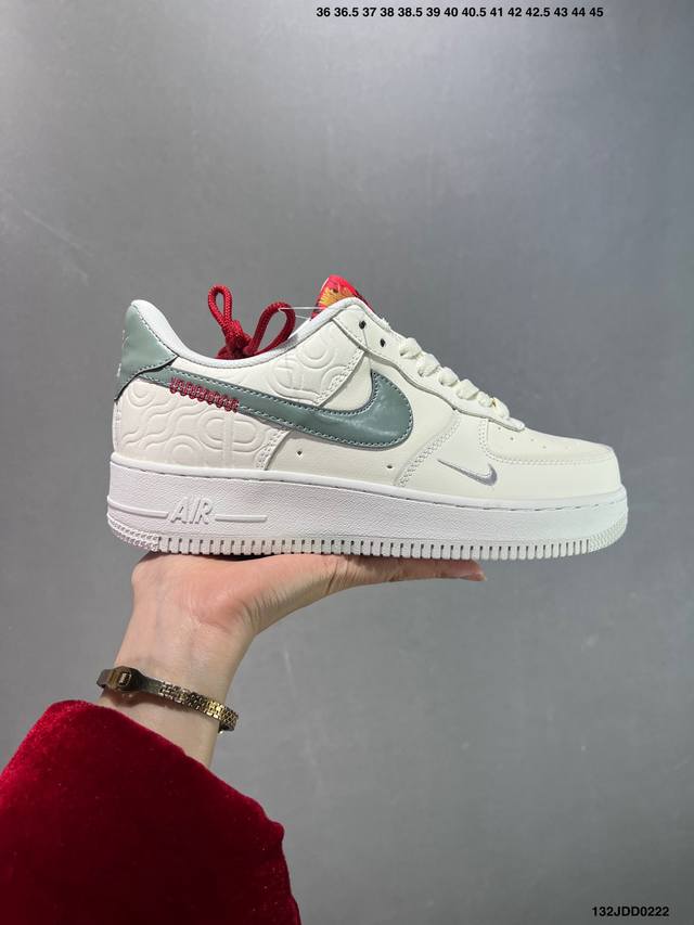 Nike Air Force 1 ‘07 Low 原楦头原纸板 打造纯正空军版型 #专注外贸渠道 全掌内置蜂窝气垫 #原盒配件 原厂中底钢印、拉帮完美 官方同步