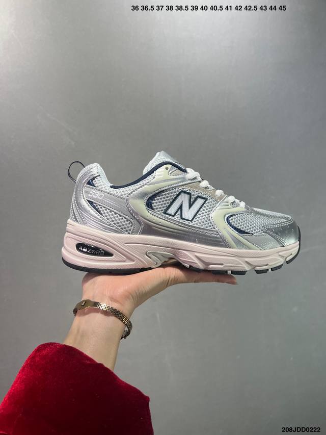 New Balance 530 复古跑鞋 小红书爆款 官网售罄 这双鞋确实是Nb家经典复古款式之一，以全新科技诠释，成功打造530鞋款，鞋面在保持530基本线条