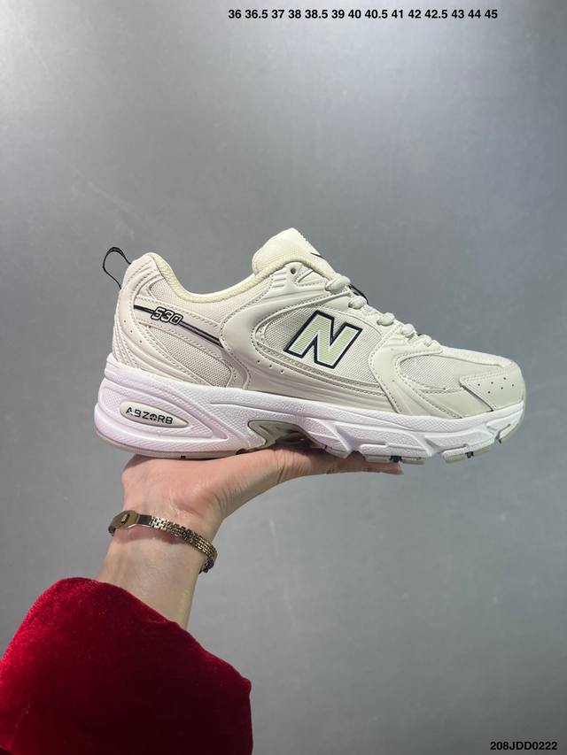 New Balance 530 复古跑鞋 小红书爆款 官网售罄 这双鞋确实是Nb家经典复古款式之一，以全新科技诠释，成功打造530鞋款，鞋面在保持530基本线条