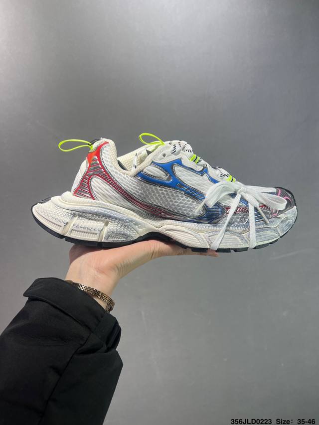 公司级Balenciaga 巴黎世家 采用环保再生超纤革与网眼织物鞋面材质 原鞋一致重度做旧效果 ，全原装Eva环保去臭环型鞋垫，全新开发5层私模,搭载轻量发泡