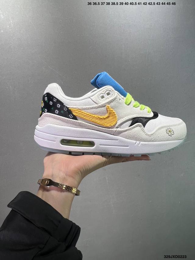 公司级Nike Air Max 1 耐克气垫 缓震 耐磨运动鞋 鞋身材质均选择皮革 织物 麂皮多种材质覆盖 保证质感的前提下 层次感也相当不错 带有开窗式 Ai