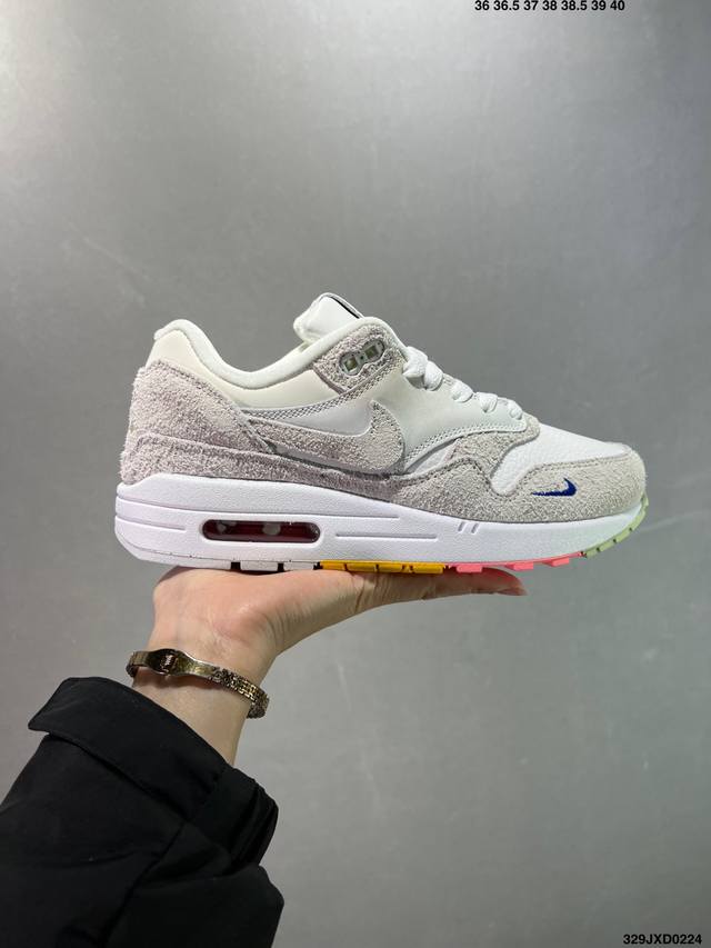 公司级Nk Air Max 1 全新配色 原纸板原楦头打造 原厂折边工艺 原档案大底 所有皮料均来自原厂 有渠道的老铁可操作实体店卖高价无压力 市场所谓的无盒公