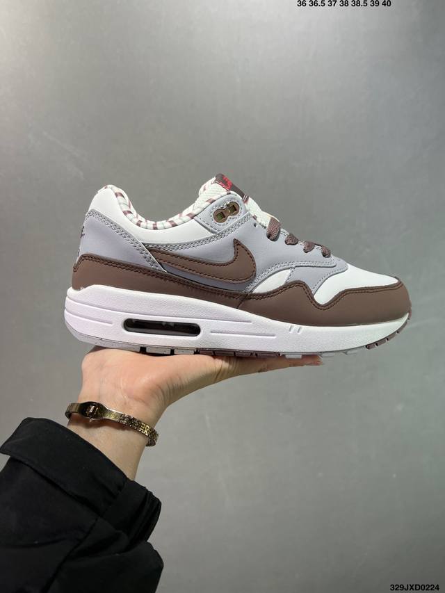 公司级Nk Air Max 1 全新配色 原纸板原楦头打造 原厂折边工艺 原档案大底 所有皮料均来自原厂 有渠道的老铁可操作实体店卖高价无压力 市场所谓的无盒公