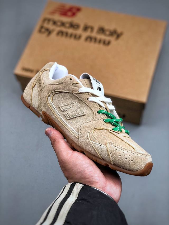 N版特价 Miumiu X New Balance 530系列 意大利奢侈品牌 缪缪联名款 低帮经典复古休闲鞋 #鞋款采用解构和轻盈的设计，彷旧的布料包覆着 N