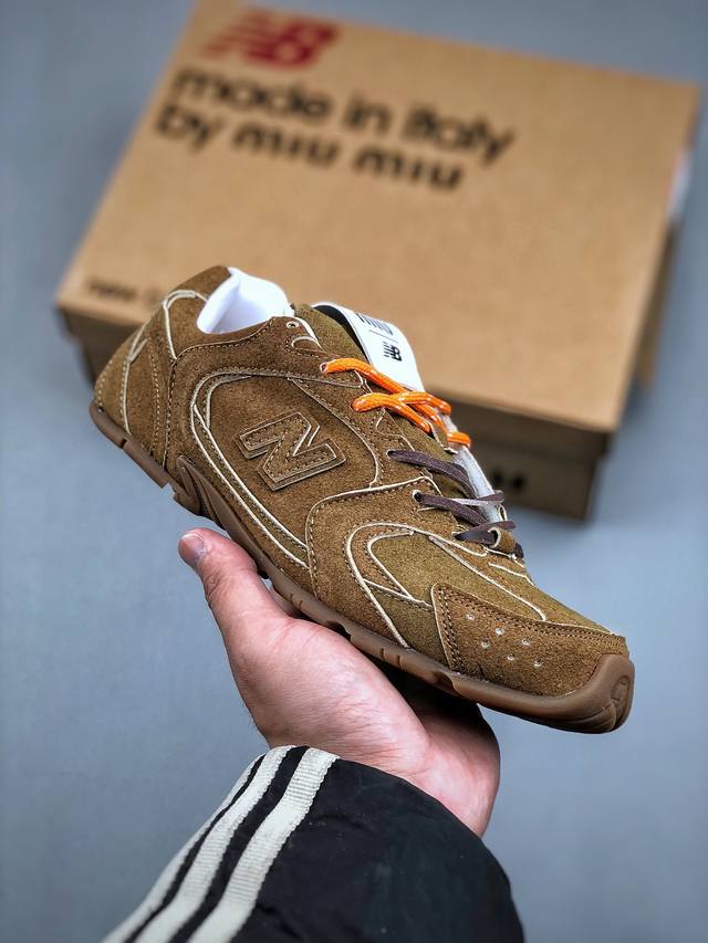 N版特价 Miumiu X New Balance 530系列 意大利奢侈品牌 缪缪联名款 低帮经典复古休闲鞋 #鞋款采用解构和轻盈的设计，彷旧的布料包覆着 N