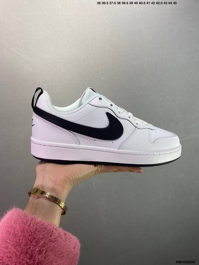 耐克Nike Court Borough Low Bg低帮百搭透气休闲运动板鞋，经典耐用的设计，兼顾舒适脚感和出众风范，演绎匠心之作。结构性的支撑贴合感结合复古