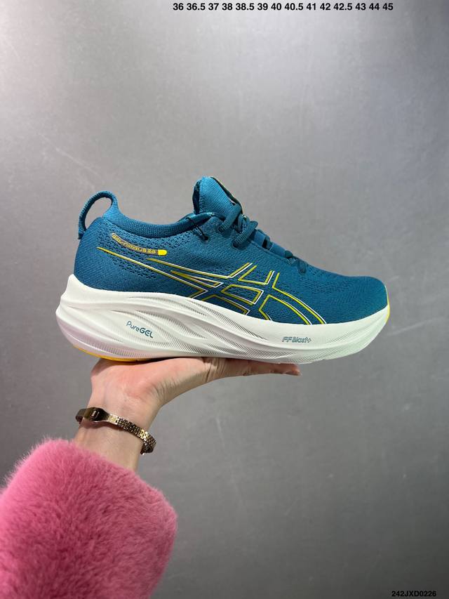 公司级Asics 亚瑟士Gel-Nimbus 26稳定跑鞋鞋面采用双层提花网面设计，提高包裹性和透气性，后跟搭载稳定系统科技T-Gel提升整体支撑力和结构感，减