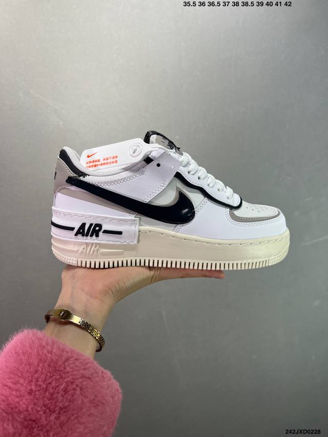 公司级空军马卡龙果冻系列 耐克 Nike Air Force 1 Shadow Af1解构机能拼接 空军一号轻量增高魔术贴低帮百搭板鞋，一改原先的常规 Swoo