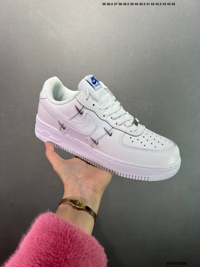 Nike Air Force 1 Low’07 空军一号低帮休闲板鞋 定制皮料 原楦原纸板 纯正空军版型 内置全掌气垫 货号：男 Cw2288-114 女 Dd