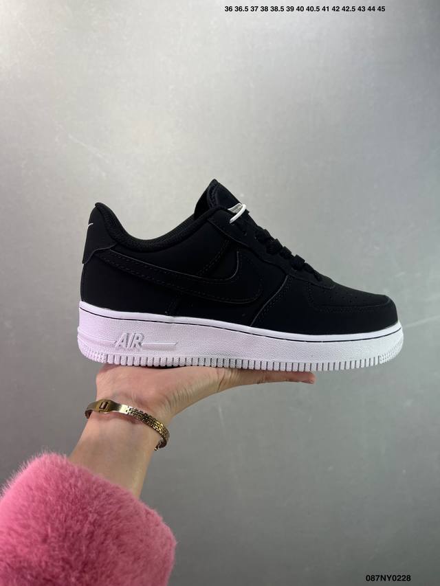 Nike Air Force 1 Low’07 空军一号低帮休闲板鞋 定制皮料 原楦原纸板 纯正空军版型 内置全掌气垫 货号：男 Cw2288-114 女 Dd