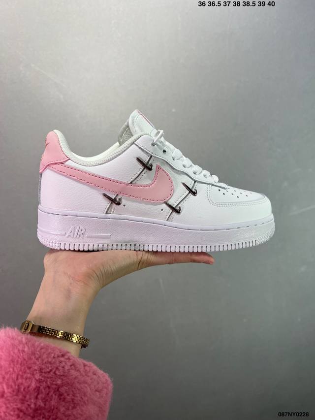 Nike Air Force 1 Low’07 空军一号低帮休闲板鞋 定制皮料 原楦原纸板 纯正空军版型 内置全掌气垫 货号：男 Cw2288-114 女 Dd