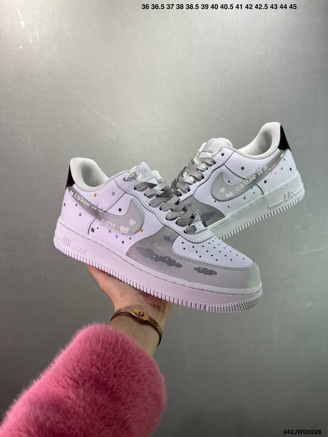 公司级Nike Air Force 1 Low ’07 白红双勾 空军一号低帮休闲板鞋 原厂定制皮料 原楦原纸板 纯正版型 正品Nfc感应芯片 高清洁度 内置全