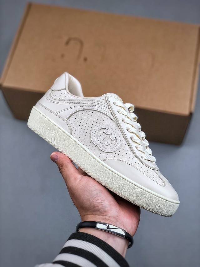 Gucci Interlocking G Suede Sneaker G74系列低帮复古百搭休闲运动板鞋 升级官方最新全套专柜代购2024酒红色配件及包装物 附 - 点击图像关闭