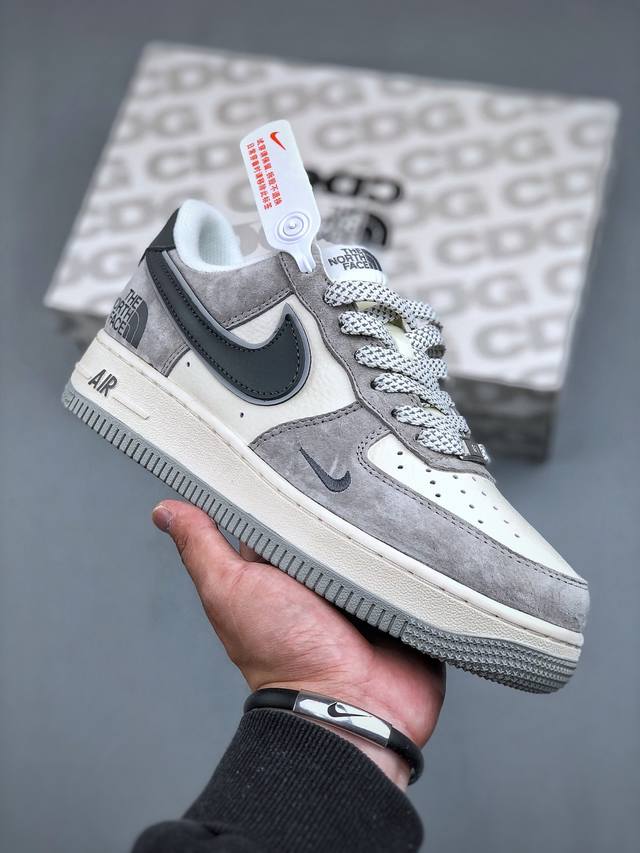 Nike Air Force 1 Low 07 X The North Face 灰白黑小钩满天星原楦头原纸板 打造纯正低帮空军版型专注外贸渠道 全掌内置蜂窝气