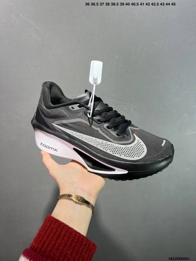 公司级Nk Zoom Fly 6 竞速飞行6代系列低帮轻质缓震透气休闲运动跑步鞋Hj7038-100 Nk旗下主打竞速训练的Zoom Fly 6突然官宣，让不少