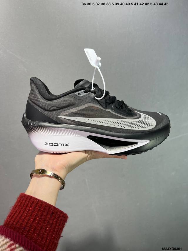 公司级Nk Zoom Fly 6 竞速飞行6代系列低帮轻质缓震透气休闲运动跑步鞋Hj7038-100 Nk旗下主打竞速训练的Zoom Fly 6突然官宣，让不少