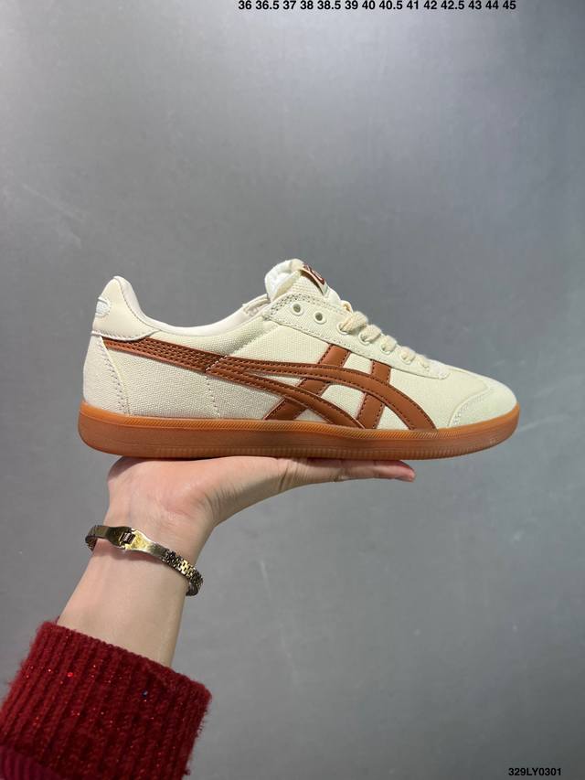 亚瑟士 Onitsuka Tiger Tokuten 复古低帮休闲跑鞋 炎夏必备 Tokuten的灵感来源于80年代的室内用鞋 T-Toe前足补强设计 室内鞋的