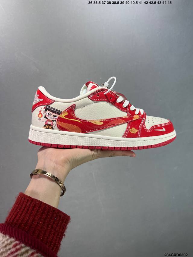 公司级Air Jordan 1 哪吒 魔丸 此款主张打破传统的工业化流水线设计限制，以Made By Ideas的超级创意为理念，集结众多潮流设计师，结合时下最