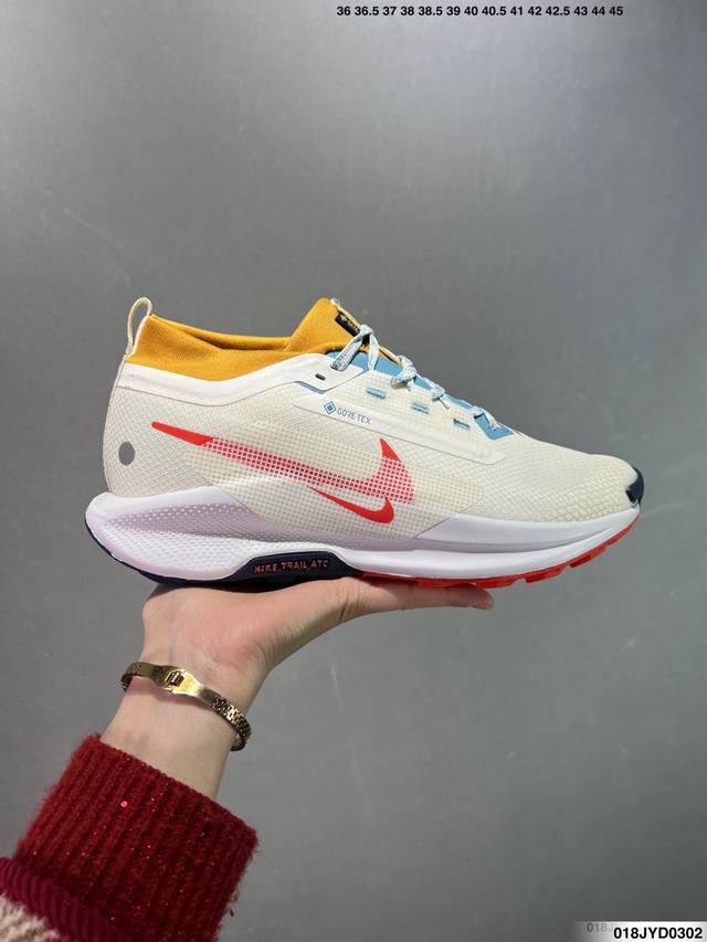 公司级Nike Reactx Wildhorse 10 越野跑步鞋 登月兼顾迅疾外观和稳固脚感 后跟覆面和中足动态支撑巧妙融合 缔造稳定顺畅的迈步体验 官方货号