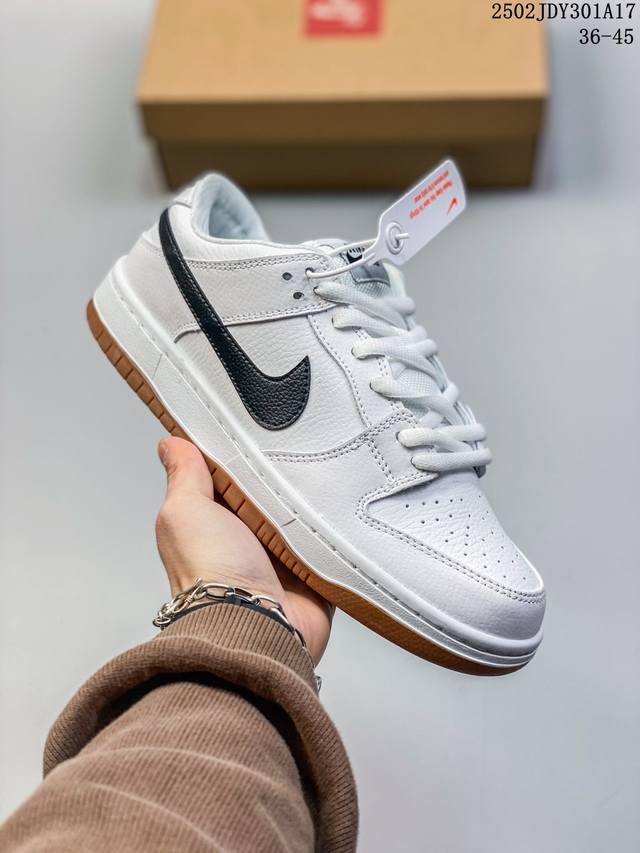 真标 带半码 耐克Nike Sb Dunk Low Pro 扣篮系列复古低帮休闲运动滑板板鞋。采用脚感柔软舒适Zoomair气垫，有效吸收滑板等极限运动在落地时