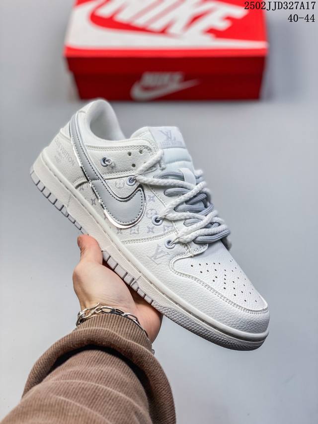 耐克Nike Sb Dunk Low Pro Lv联名经典百搭休闲滑板鞋 尺码：40-44 编码：02Jjd327A17