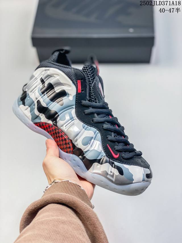 耐克 Nike 耐克喷泡 Air Foamposite Pro 实战运动篮球鞋,它依然代表了当时球鞋生产工艺的顶点,国内的鞋迷因为Pro的谐音,也将其称作泡”。