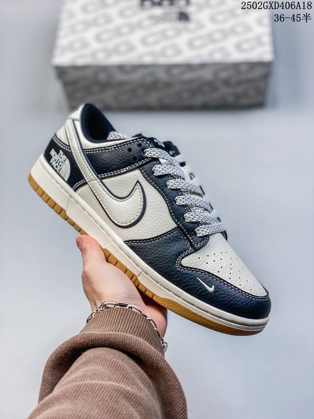 海外爆款限量发售！公司级 Nike Sb Dunk Low“北面联名 米白黑红勾” 周年高端定制 低帮休闲板鞋 定制鞋盒 大厂纯原品质出货 超高清洁度 皮料切割