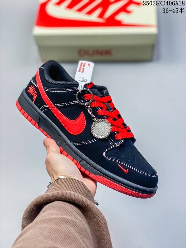 海外爆款限量发售！公司级 Nike Sb Dunk Low“北面联名 米白黑红勾” 周年高端定制 低帮休闲板鞋 定制鞋盒 大厂纯原品质出货 超高清洁度 皮料切割