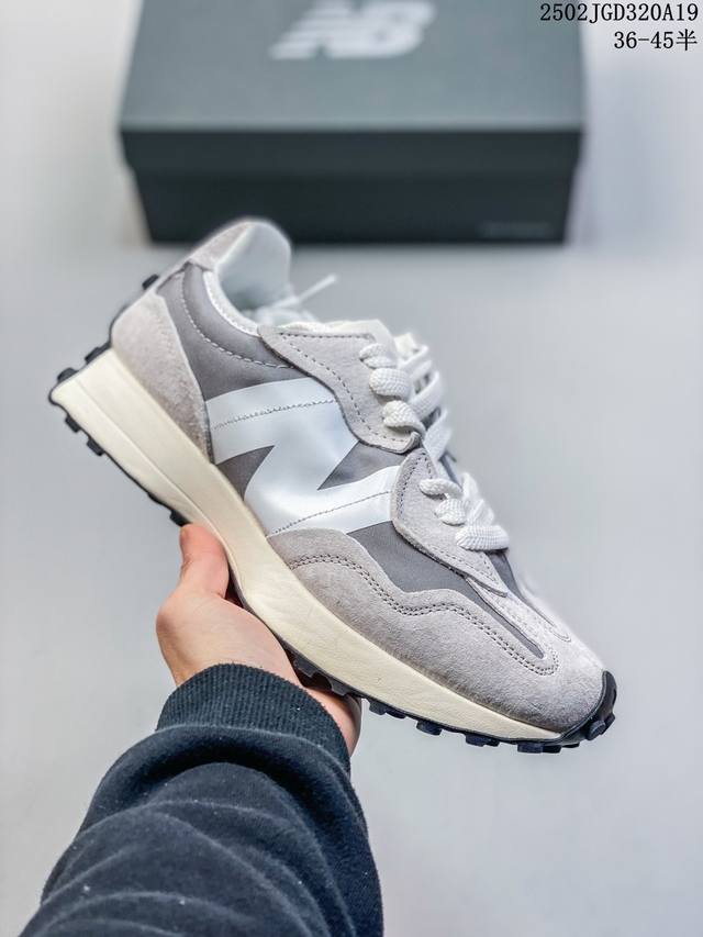 真标 Nb 新百伦 New Balance 327系列复古休闲运动慢跑鞋时尚男女运动鞋 以更纯粹的复古风格设计打造的全新造型 侧身还以解构设计，将 N 字标志以