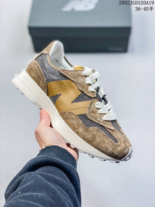 真标 Nb 新百伦 New Balance 327系列复古休闲运动慢跑鞋时尚男女运动鞋 以更纯粹的复古风格设计打造的全新造型 侧身还以解构设计，将 N 字标志以