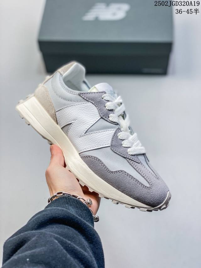 真标 Nb 新百伦 New Balance 327系列复古休闲运动慢跑鞋时尚男女运动鞋 以更纯粹的复古风格设计打造的全新造型 侧身还以解构设计，将 N 字标志以