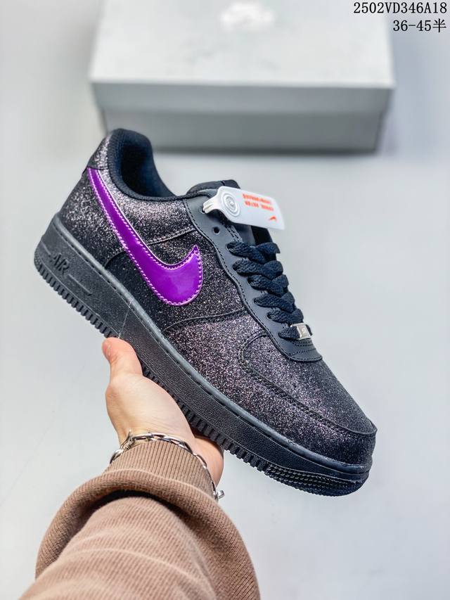 福利套现特价 简介：真标耐克 Nike Air Force 1 Low 空军一号 低帮百搭休闲运动板鞋。柔软、弹性十足的缓震性能和出色的中底设计，横跨复古与现代