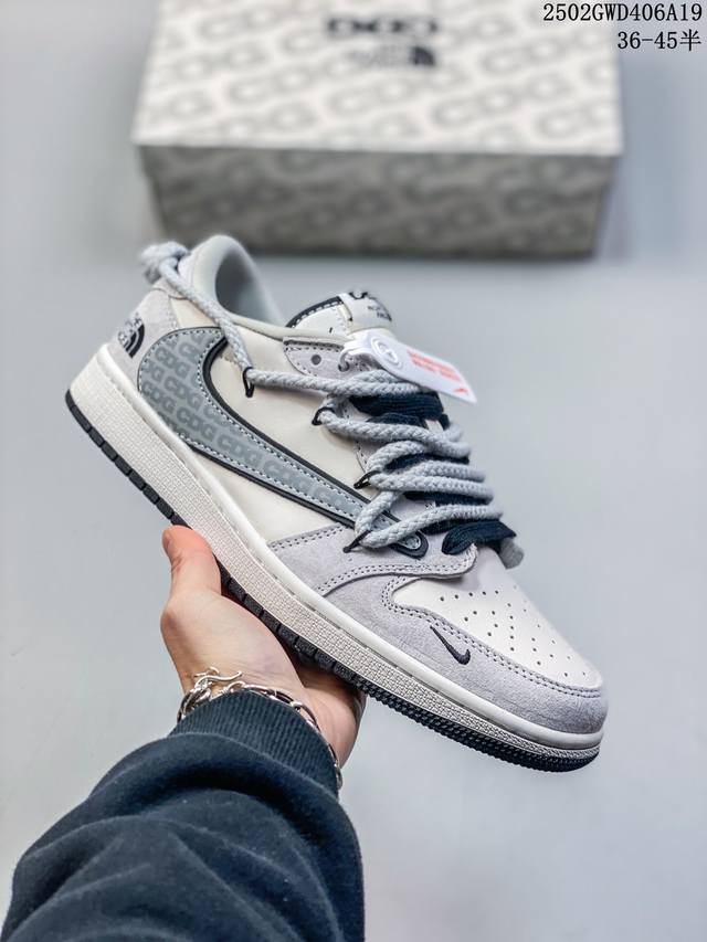 海外爆款限量发售！Travis Scott X Fragment Design X Jordan Air Jordan 1 Low Og Sp “北面联名 Cd