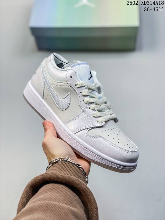 公司级Nike Air Jordan 1 Low Aj1乔1低帮休闲板鞋 同步官方配色 头层皮打造 正确满胶鞋垫 四线拉帮 原厂织唛标 鞋舌高弹海绵填充 官方货