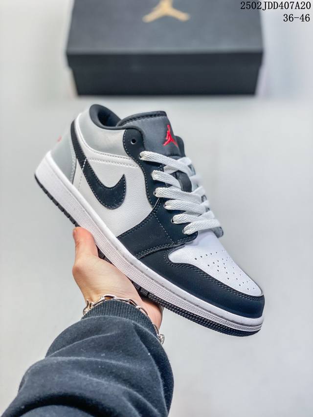 Air Jordan1 Low Aj1乔1低帮休闲板鞋 同步官方配色 原档冲孔鞋头 正确满胶鞋垫 四线拉帮 原厂织唛标 鞋舌高弹海绵填充。 Size： 36 3