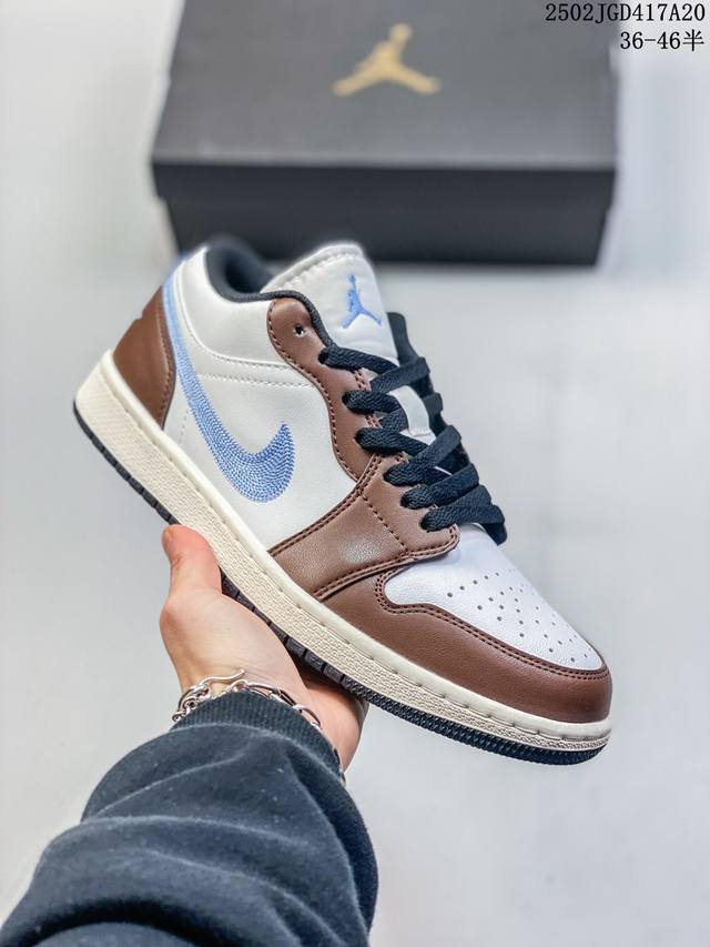 Air Jordan 1 Low Aj1乔1低帮休闲板鞋 同步官方配色 原档冲孔鞋头 正确满胶鞋垫 四线拉帮 原厂织唛标 鞋舌高弹海绵填充。 Size： 36 - 点击图像关闭